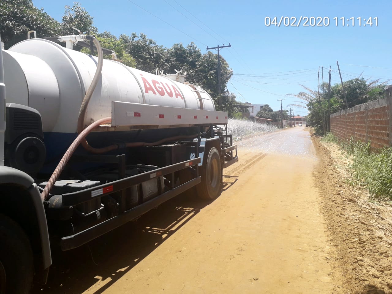 Aplicação de NoDust via caminhão-pipa